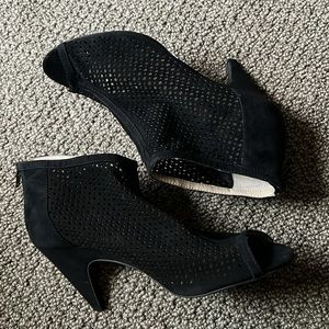 INC Guthrie Suede Caged Sandal Black Size 11